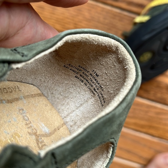 J41 Adventure On sandals size 11 - Picture 7 of 7